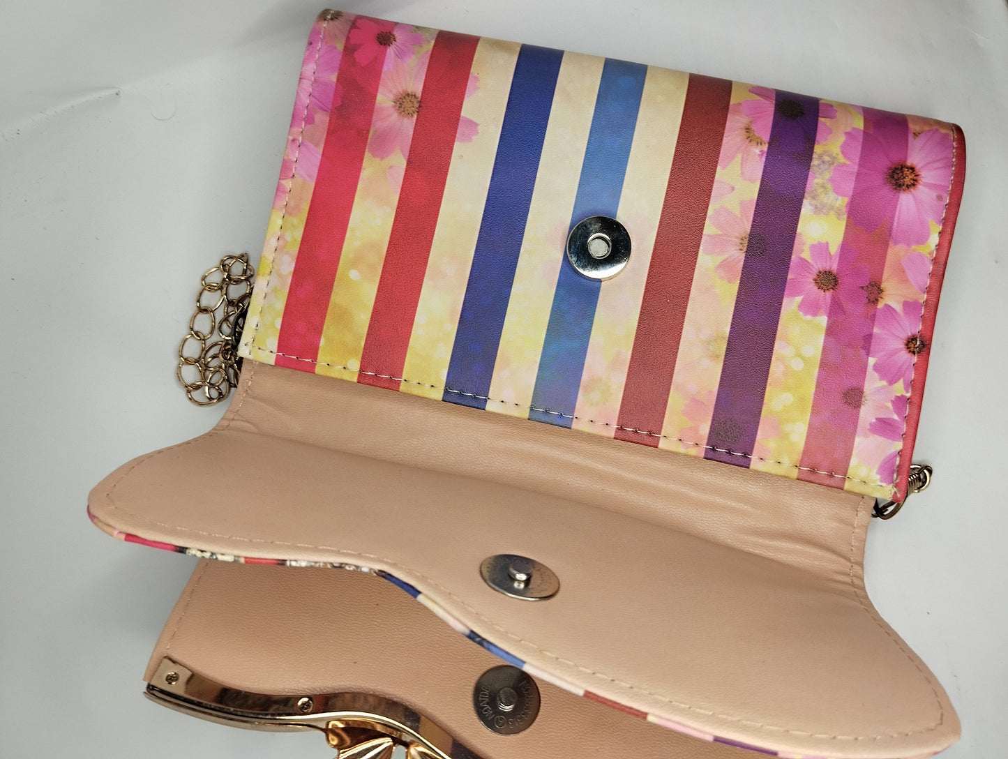 Multicoloured clutch